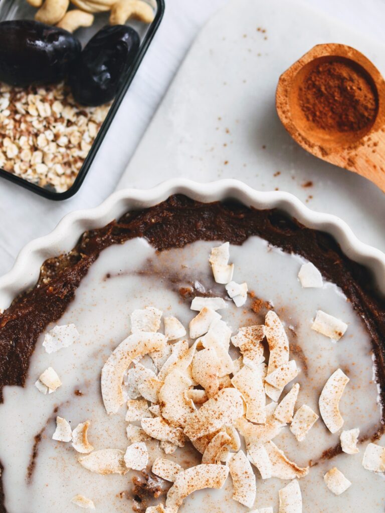 raw vegan cinnamon bun cake