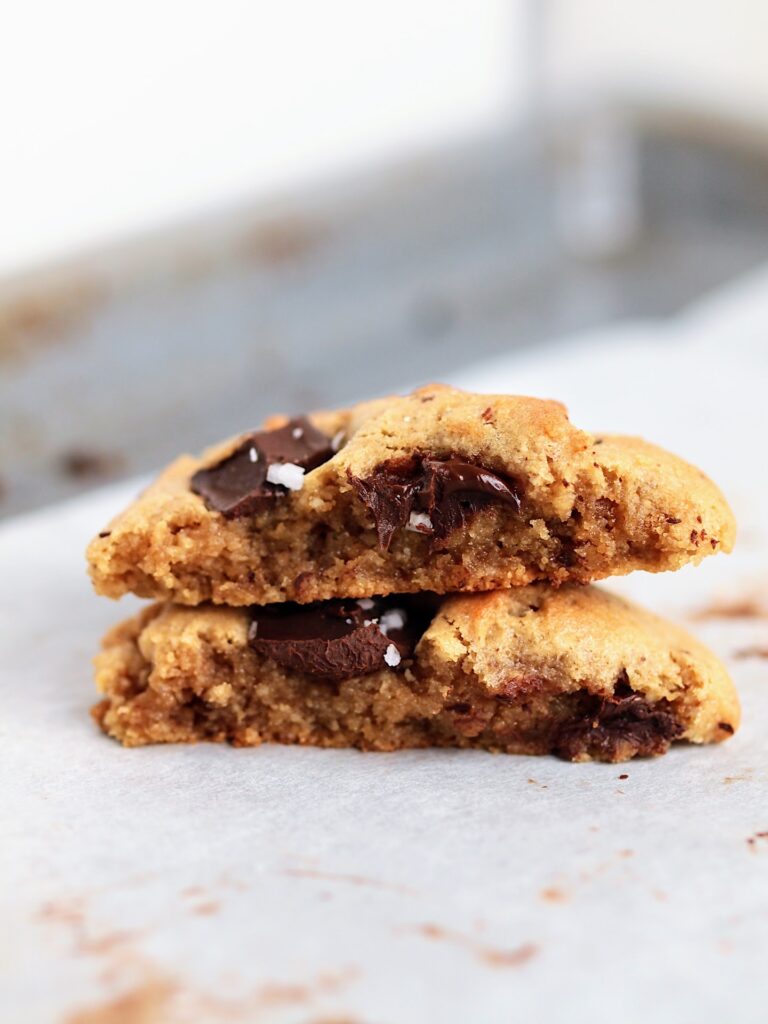 vegan tahini chocolate chunk cookies