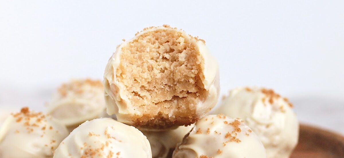 No-Bake Coconut Vanilla Cake Bites (Vegan / Gluten Free / Raw)