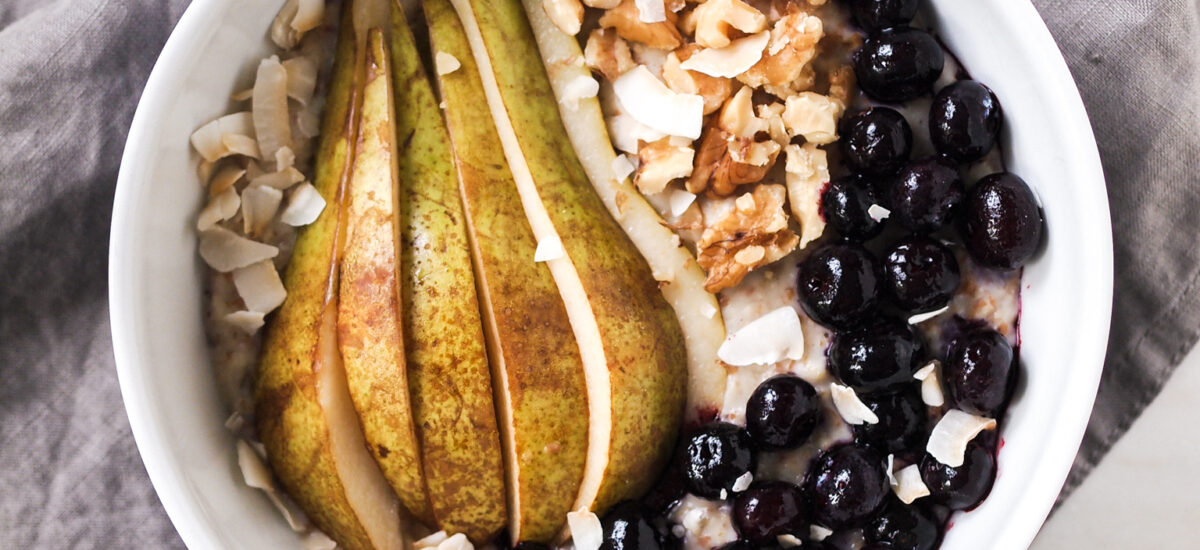 creamy cardamom pear oatmeal