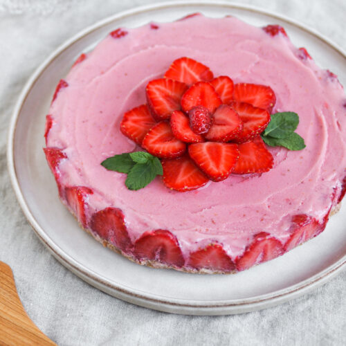 no bake healthy vegan strawberry cheesecake