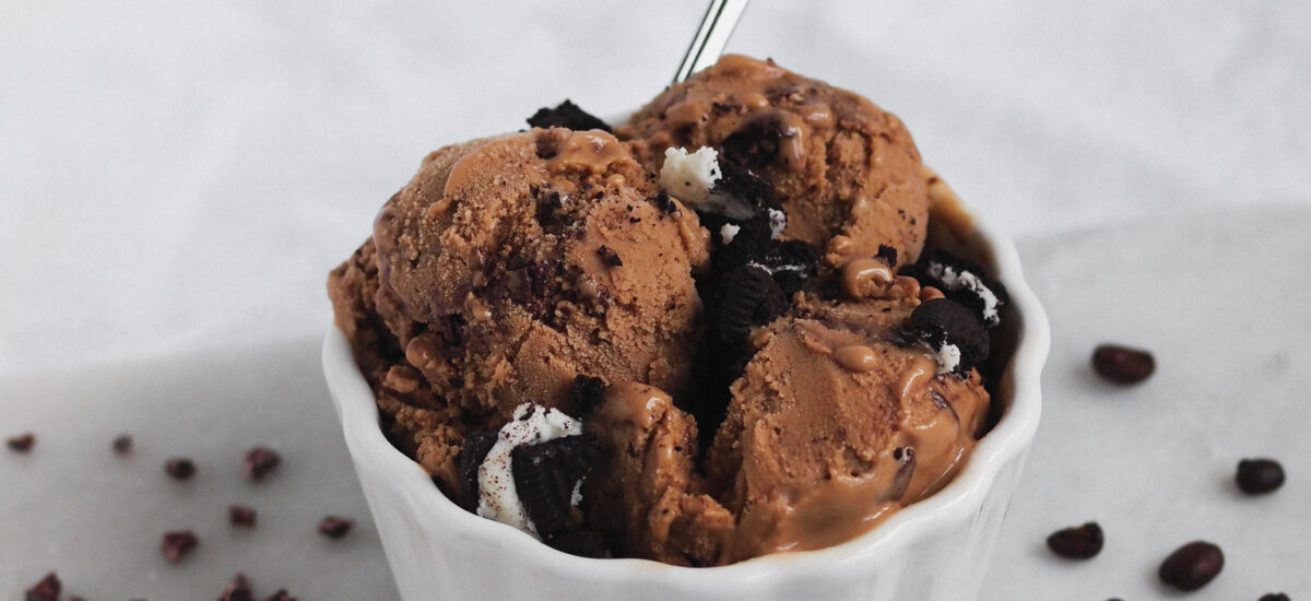 vegan healthier coffee ice cream with chocolate hazelnut ripple and Oreos