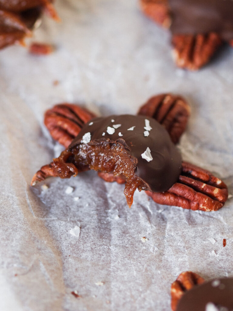 healthy vegan chocolate turtles