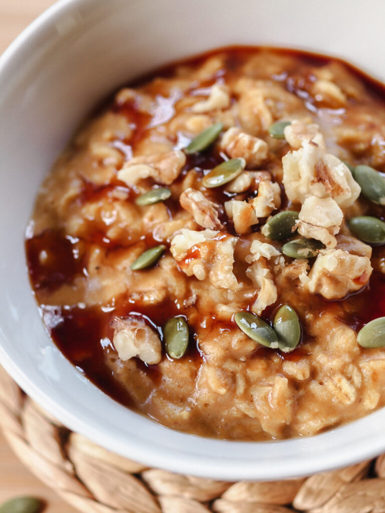 The Creamiest Healthy Vegan Pumpkin Pie Oatmeal