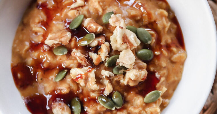 The Creamiest Healthy Vegan Pumpkin Pie Oatmeal