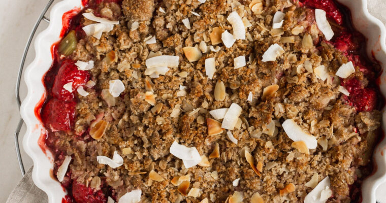 Healthier Strawberry Rhubarb Vegan Crumble