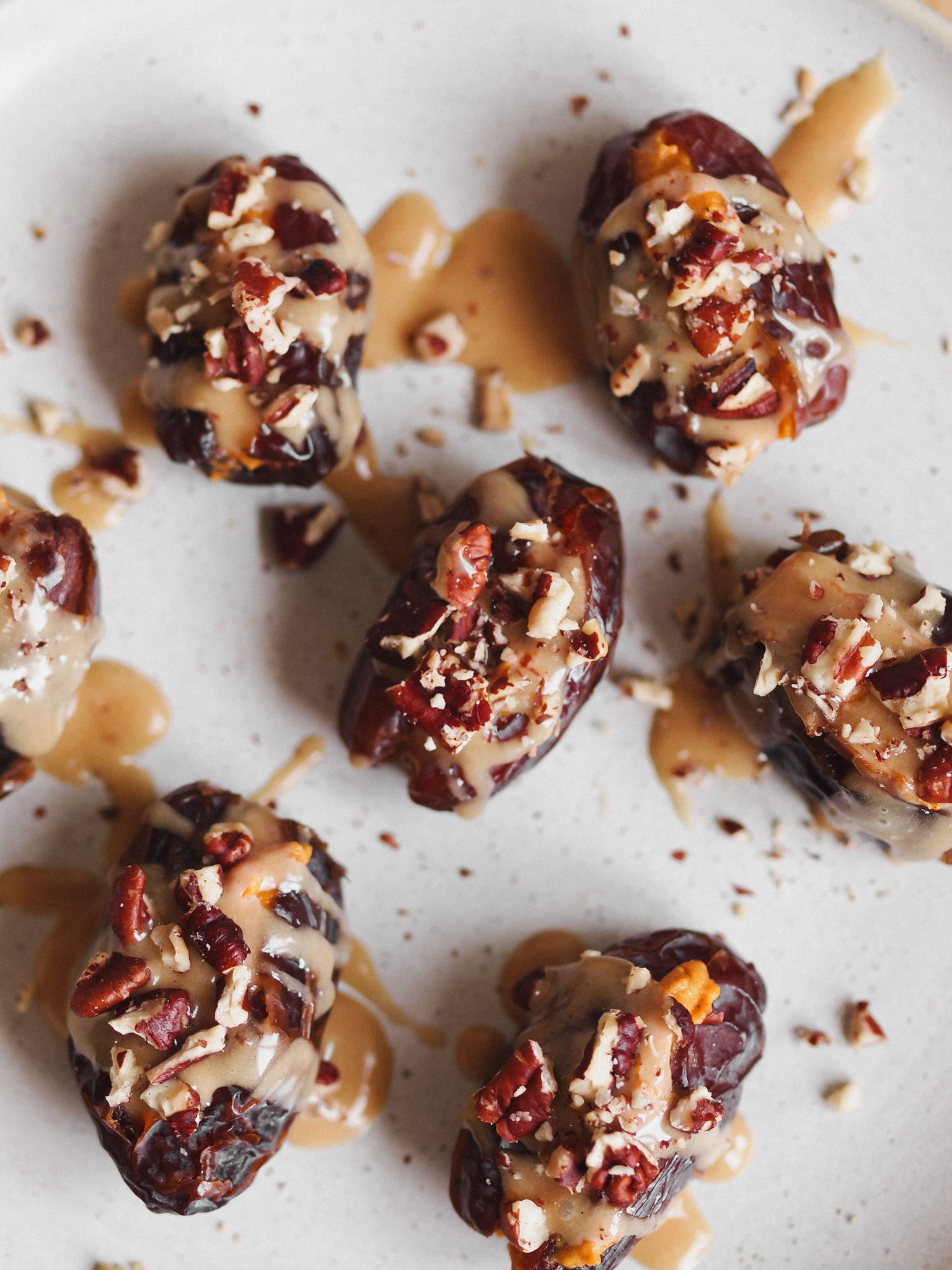 Maple Caramel Pumpkin Spice Dates (Vegan + Healthy)