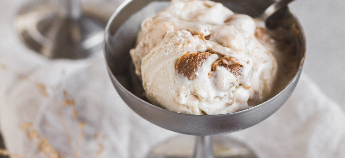 Healthier Cinnamon Bun Vegan Ice Cream