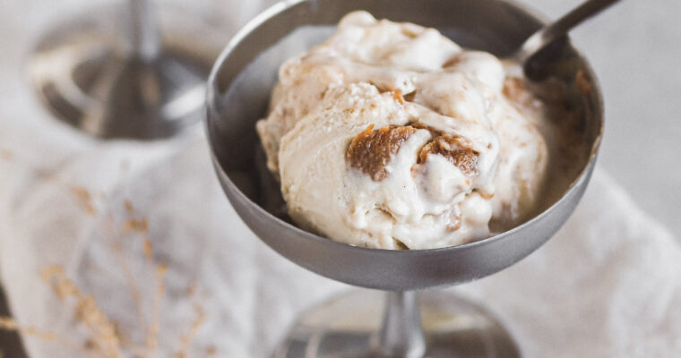 Healthier Cinnamon Bun Vegan Ice Cream