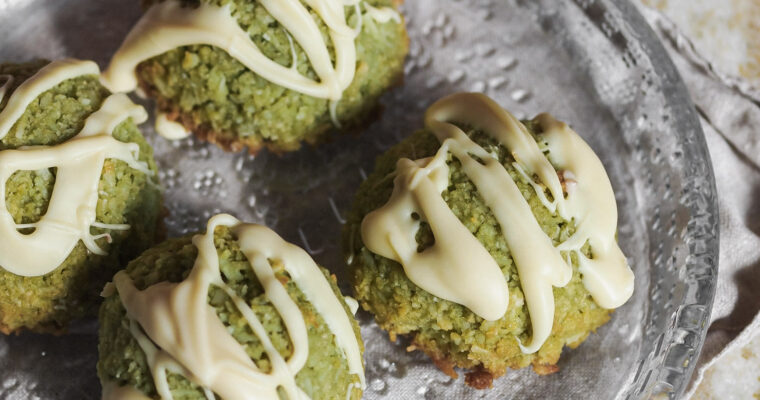 Healthy Coconut Matcha Vegan Macaroons (Gluten Free)