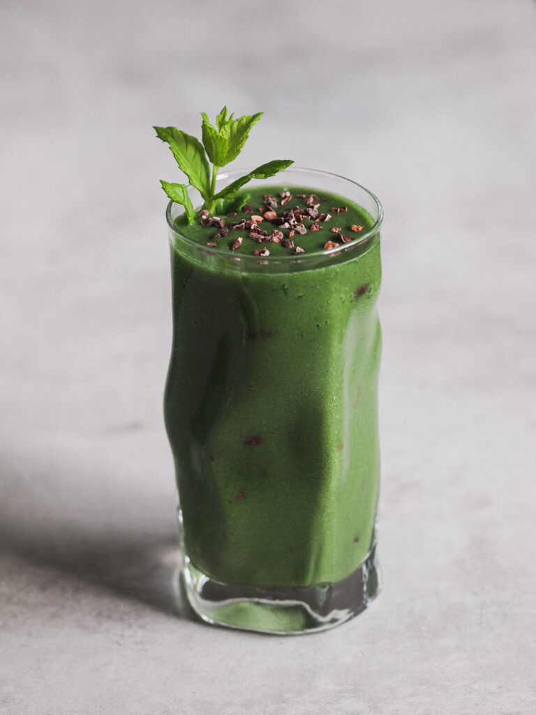 Healthy Mint Chocolate Chip Smoothie