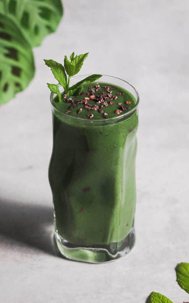 Healthy Mint Chocolate Chip Smoothie