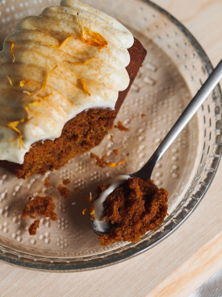 Mini Pumpkin Vegan Cakes with Cream Cheese Frosting