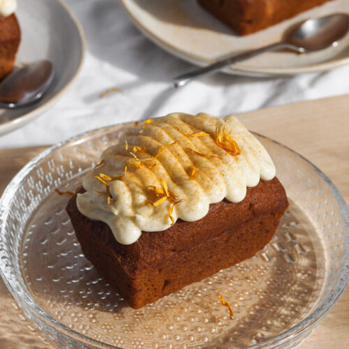 Mini Pumpkin Vegan Cakes with Cream Cheese Frosting