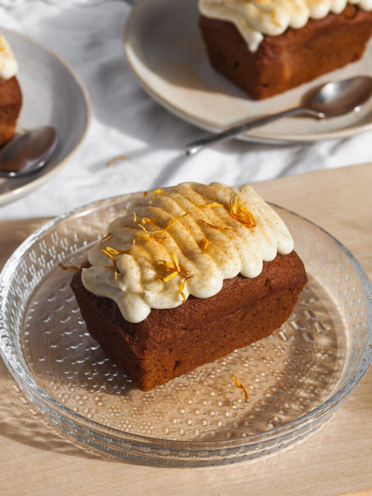 Mini Pumpkin Vegan Cakes with Cream Cheese Frosting