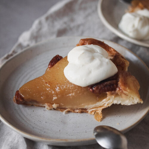 Easy Spiced Pear Tarte Tatin