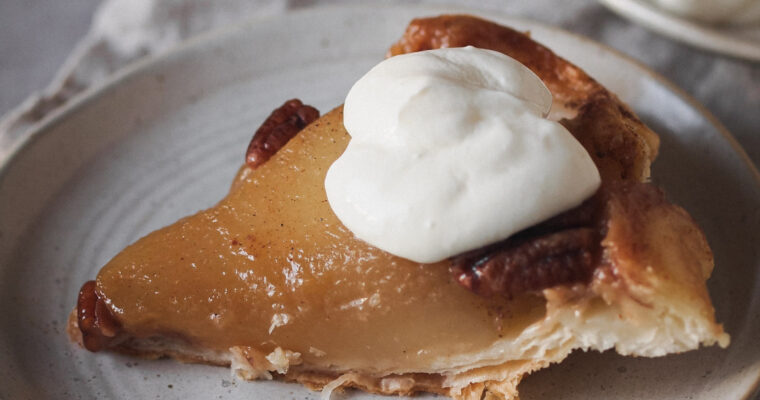 Easy Spiced Pear Tarte Tatin (Vegan)